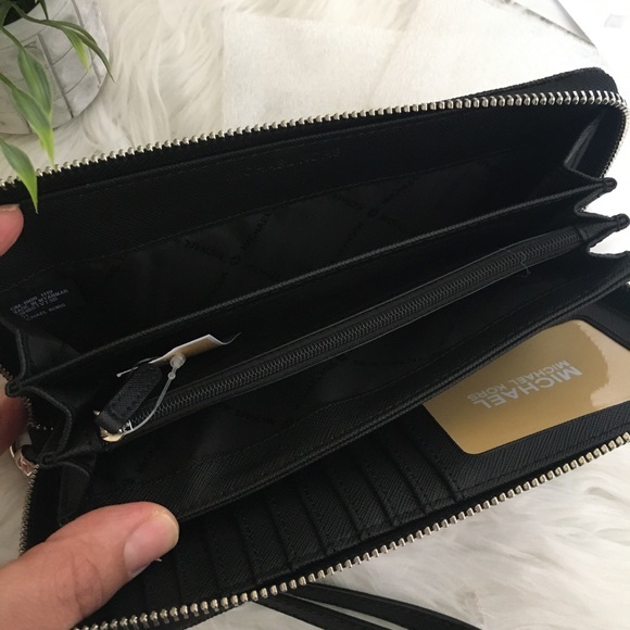 Last one ✨Michael Kors black continental wallet - Picture 7 of 7